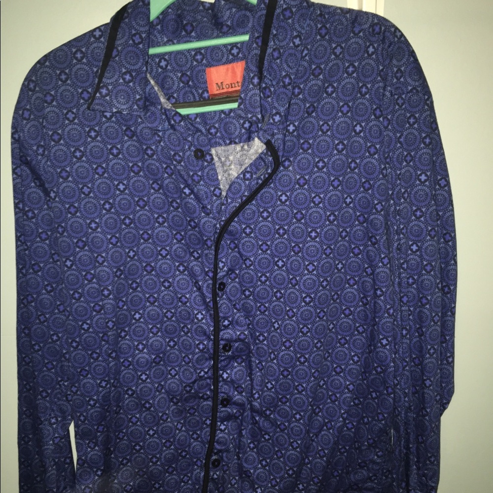 Blue dress shirt